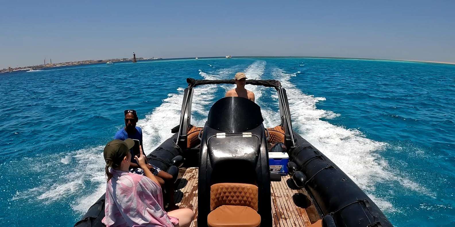 Hurghada: 3-Island Speedboat, Dolphin Watching & Snorkeling