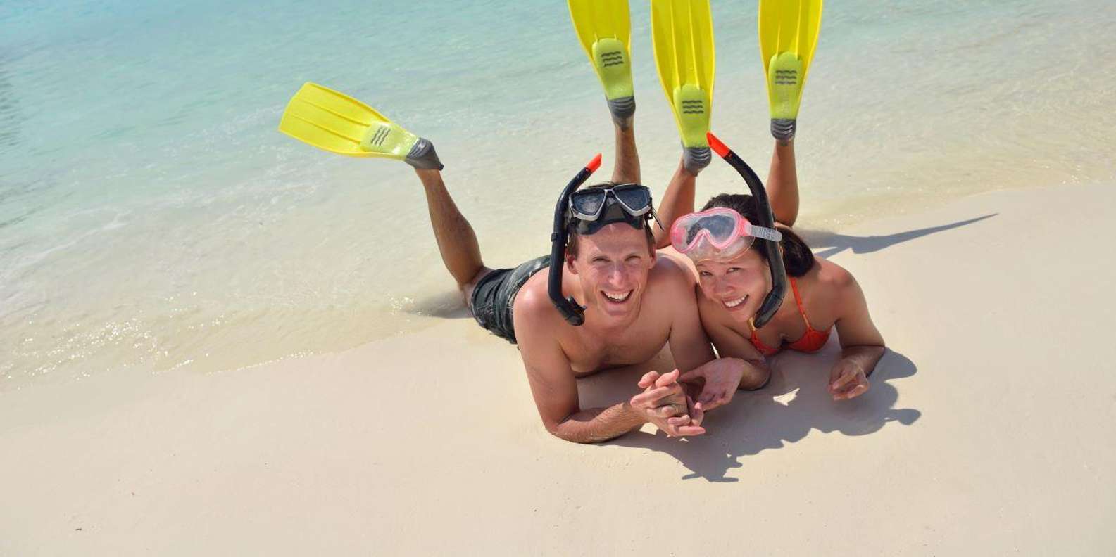 Hurghada: 3 Islands, Dolphins & Snorkel Yacht Trip