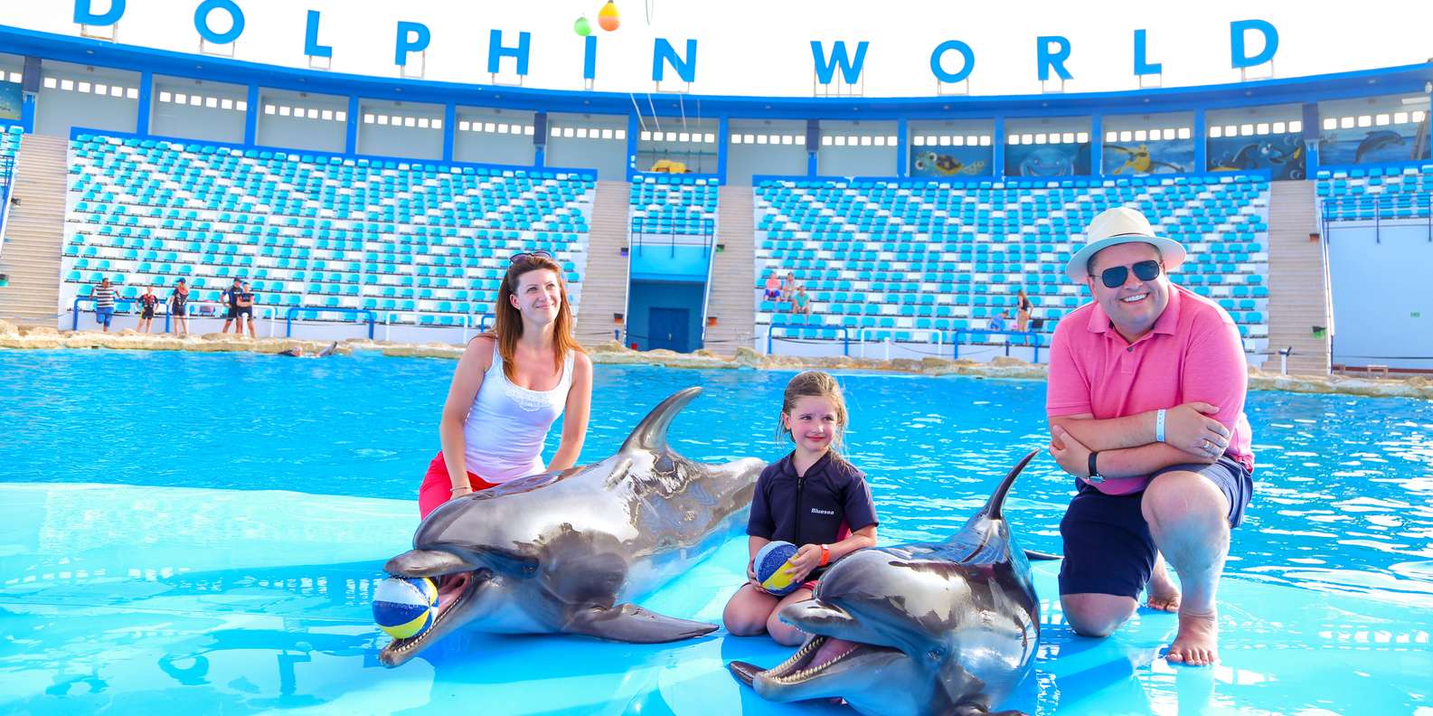 Hurghada: Dolphin World Show with Walruses & Pickup