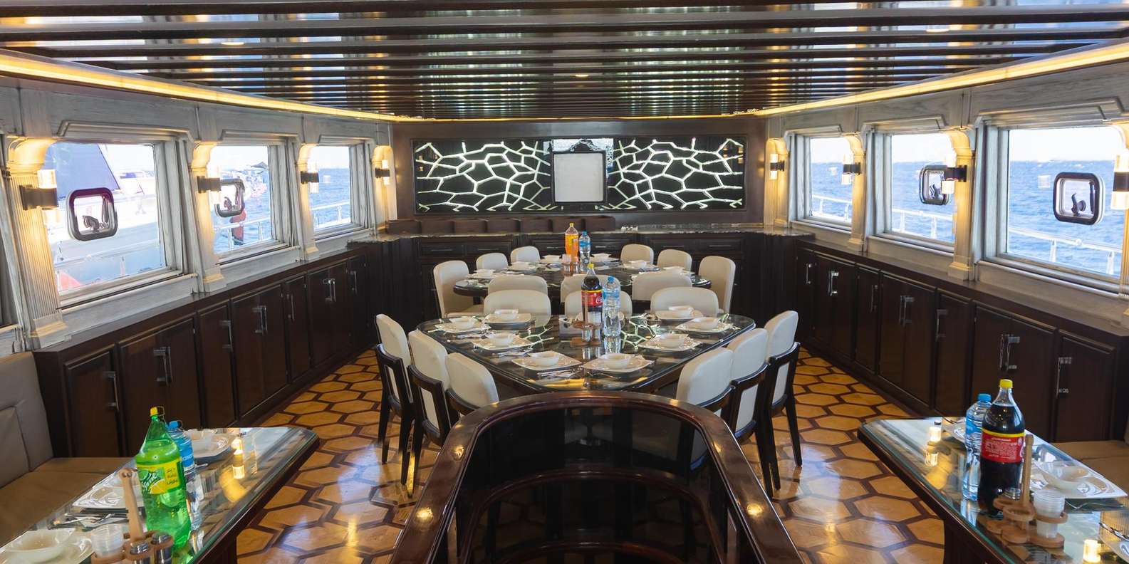 Hurghada: Orange & Giftun Island Cruise with Massage & Lunch