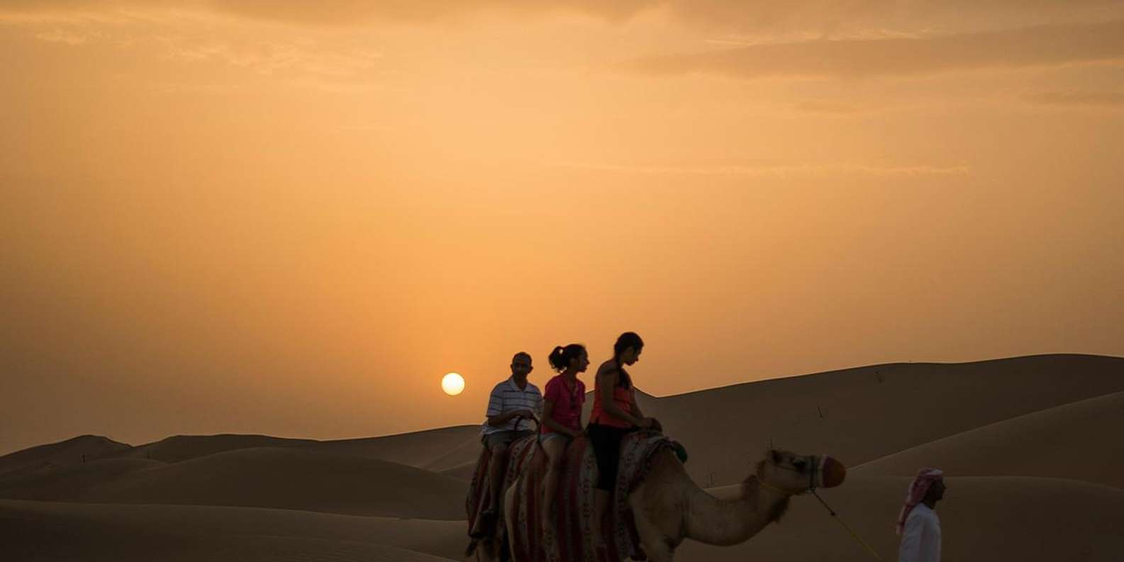 Hurghada: Quad Bike, Camel, Show, Dinner & Stargazing
