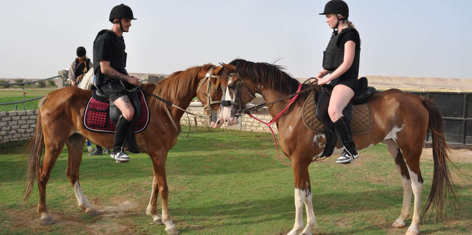 Hurghada: Sunset Oasis Safari with Horse Ride & Stargazing